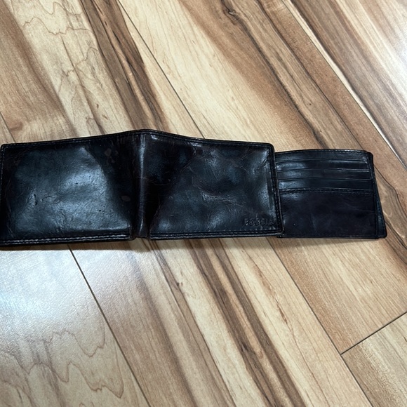 Men’s Fossil wallet - Picture 6 of 6